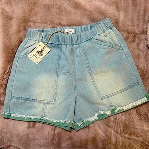 Easel blue jean shorts Medium